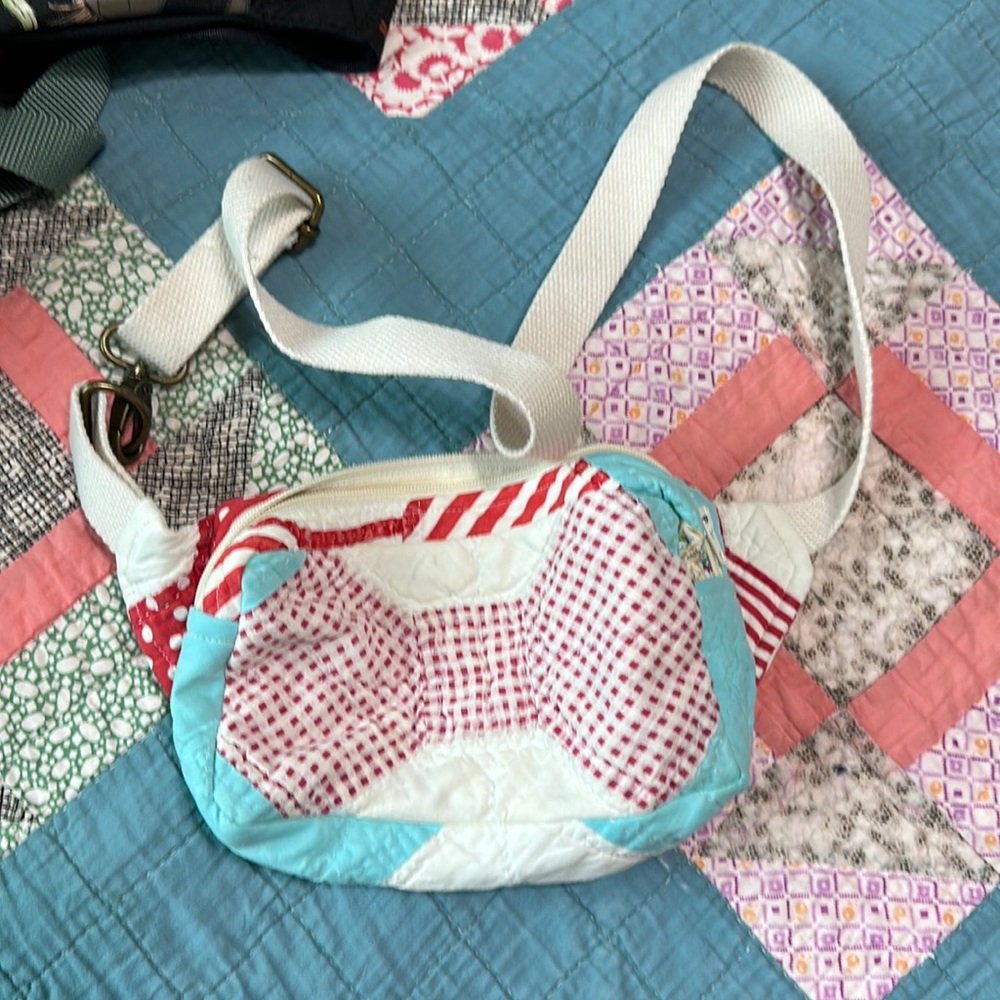 Anemone machine quilted Fanny pack/sling